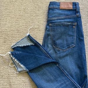 Madewell 10 inch High-Rise Skinny Cutout Tulip Hem